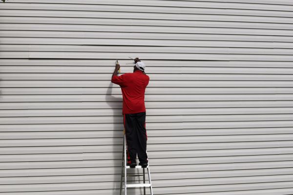 Cost of Loose Siding Repair in Mason