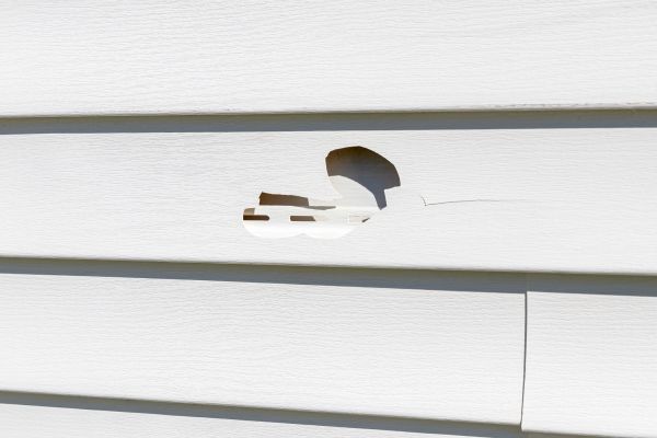 Cost of White Vinyl Siding Repair in Mason
